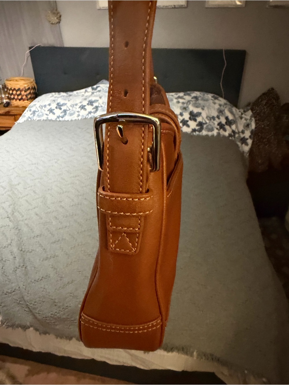 Coach Saddle Shoulder Bag in Warm Tan Leather with Buckle - Picture 4 of 10